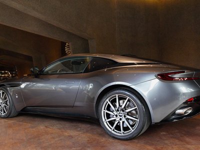 2017 Aston Martin DB11 照片 6