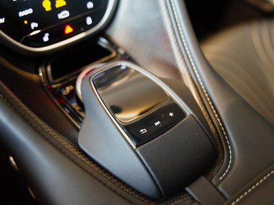 2017 Aston Martin DB11 照片 21