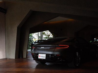 2017 Aston Martin DB11 照片 11