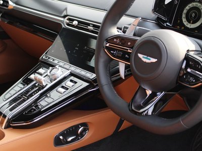 صورة 15 لـ 2026 Aston Martin VANTAGE