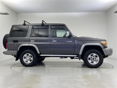 2015 Toyota LAND CRUISER 70 thumbnail 17