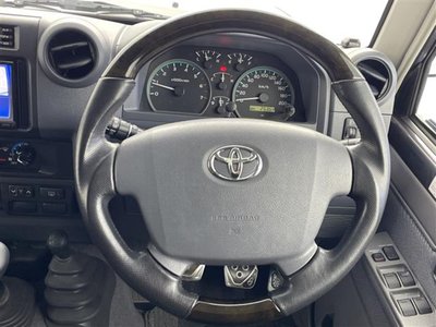 2015 Toyota LAND CRUISER 70 photo 3