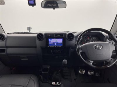 2015 Toyota LAND CRUISER 70 photo 2