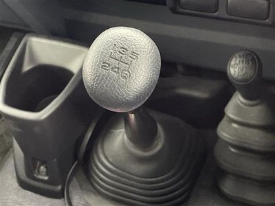 2015 Toyota LAND CRUISER 70 thumbnail 21