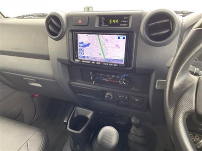 2015 Toyota LAND CRUISER 70 thumbnail 23