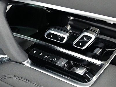 2025 LAND Rover RANGE ROVER thumbnail 36
