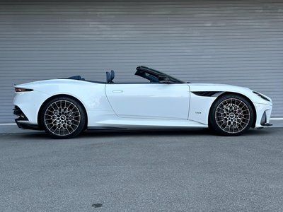 صورة 12 لـ 2023 Aston Martin DBS SUPERLEGGERA VOLANTE