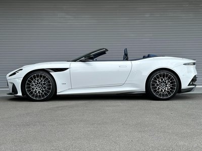 صورة 10 لـ 2023 Aston Martin DBS SUPERLEGGERA VOLANTE