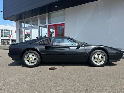 1986 Ferrari 328 GTS 照片 3