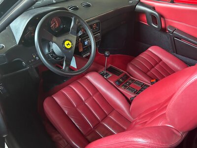 1986 Ferrari 328 GTS 照片 12