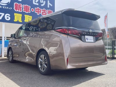 2025 Toyota ALPHARD — фото 32