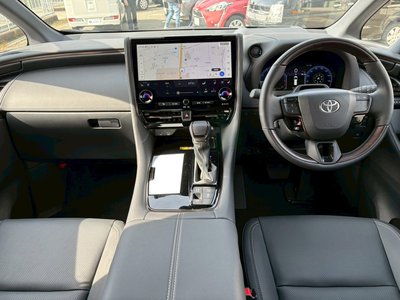 2025 Toyota ALPHARD — фото 12