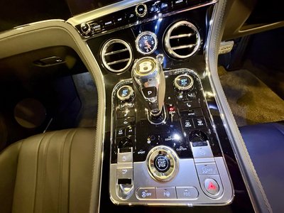 صورة 49 لـ 2019 Bentley CONTINENTAL