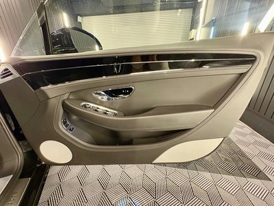 صورة 37 لـ 2019 Bentley CONTINENTAL