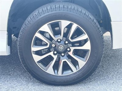 صورة 35 لـ 2022 Toyota LAND CRUISER PRADO