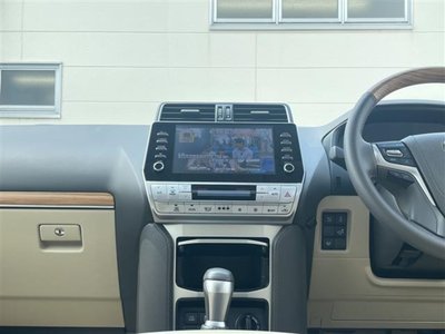 صورة 10 لـ 2022 Toyota LAND CRUISER PRADO