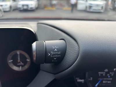 2024 Lexus ES thumbnail 60