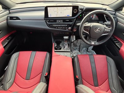 2024 Lexus ES photo 16