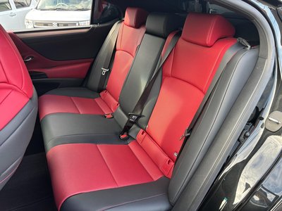 2024 Lexus ES thumbnail 40