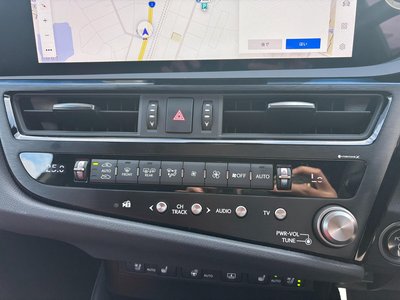 2024 Lexus ES thumbnail 25