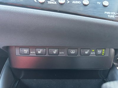 2024 Lexus ES thumbnail 26