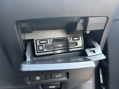 2024 Lexus ES thumbnail 29