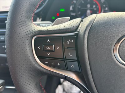 2024 Lexus ES thumbnail 18