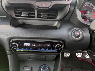 صورة 30 لـ 2023 Toyota GR YARIS