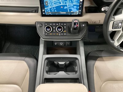 2023 LAND Rover DEFENDER thumbnail 27