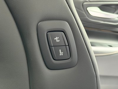 صورة 46 لـ 2026 Toyota ALPHARD