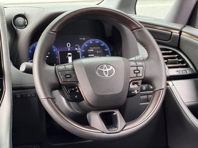 صورة 41 لـ 2026 Toyota ALPHARD