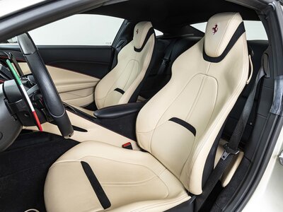 2021 Ferrari ROMA 缩略图 2