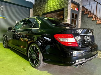 2010 Mercedes-BENZ C-CLASS AMG — фото 8