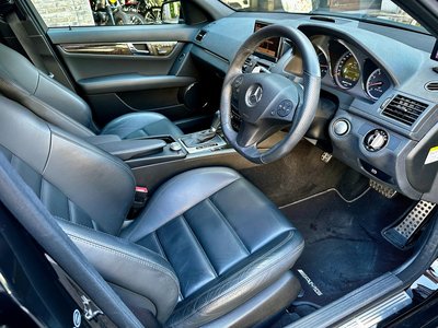 2010 Mercedes-BENZ C-CLASS AMG — фото 12