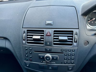 2010 Mercedes-BENZ C-CLASS AMG — фото 31