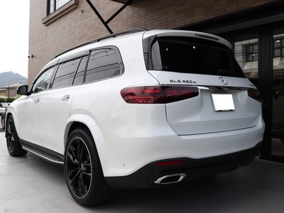 2026 Mercedes-BENZ GLS photo 2