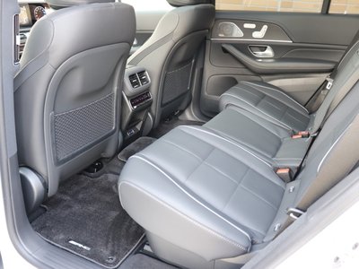 2026 Mercedes-BENZ GLS photo 5