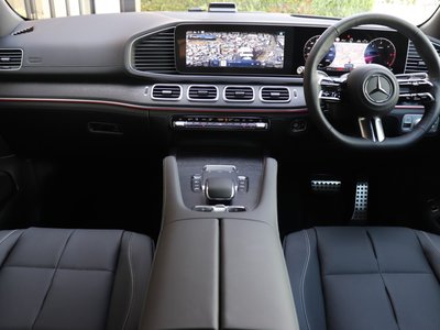 2026 Mercedes-BENZ GLS photo 3
