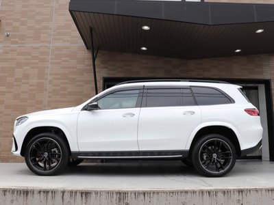 2026 Mercedes-BENZ GLS photo 9