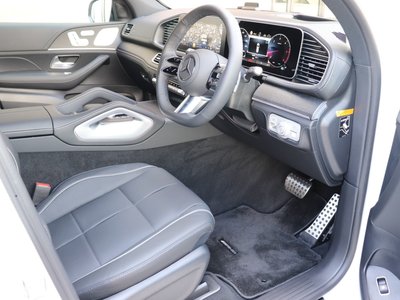 2026 Mercedes-BENZ GLS photo 4