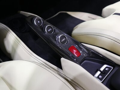 صورة 9 لـ 2022 Ferrari F8 SPIDER