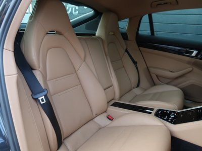 2017 Porsche PANAMERA — миниатюра 32