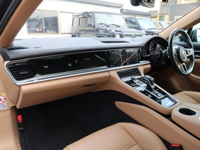 2017 Porsche PANAMERA — миниатюра 3