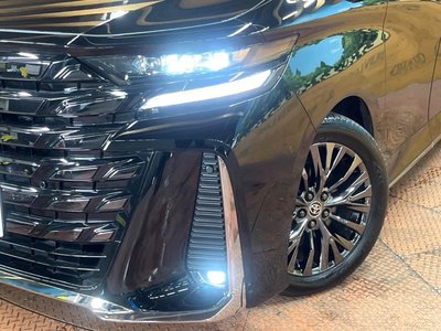 2025 Toyota VELLFIRE photo 13
