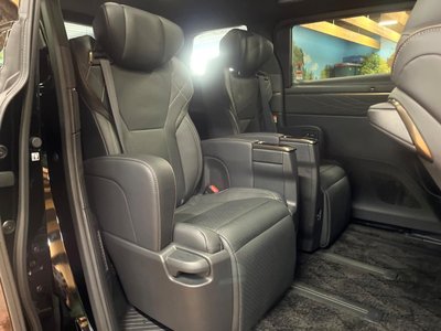 2025 Toyota VELLFIRE photo 11