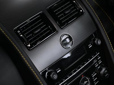 صورة 24 لـ 2015 Aston Martin V8 VANTAGE ROADSTER