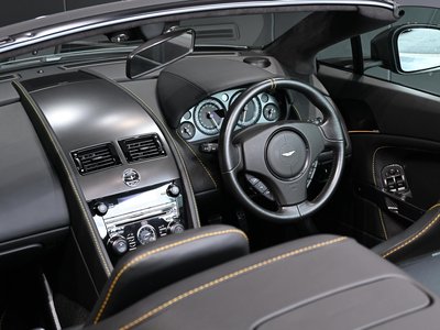 صورة 18 لـ 2015 Aston Martin V8 VANTAGE ROADSTER