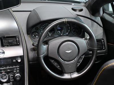 صورة 21 لـ 2015 Aston Martin V8 VANTAGE ROADSTER