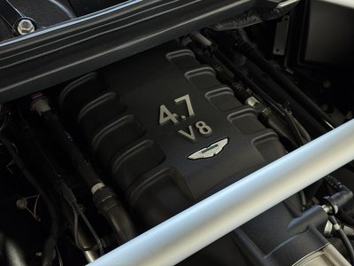 صورة 31 لـ 2015 Aston Martin V8 VANTAGE ROADSTER