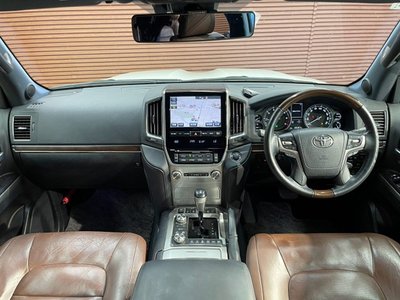 صورة 51 لـ 2016 Toyota LAND CRUISER 200